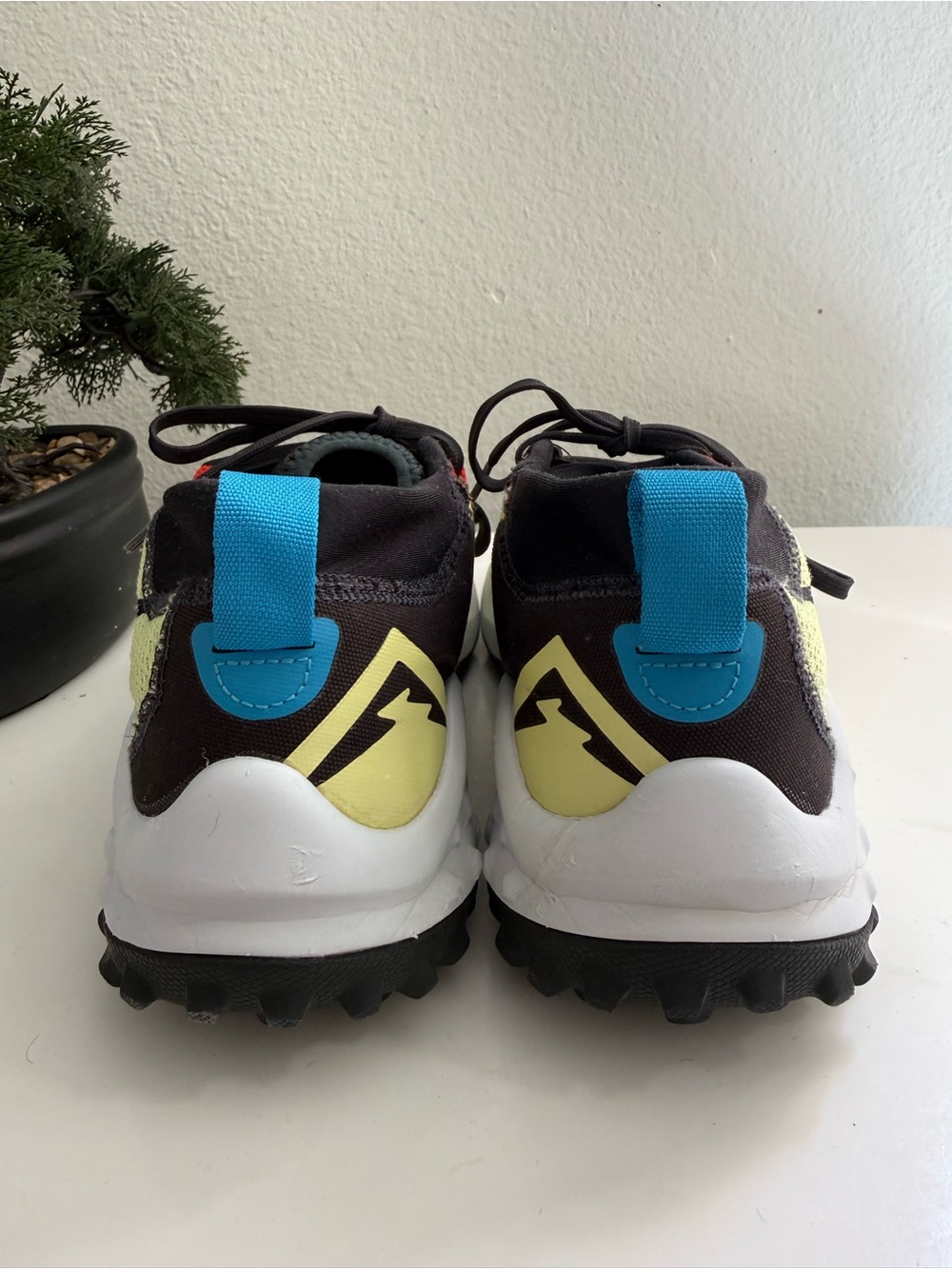 Nike Wildhorse 7 Women size 10 yellow and Black Trail Running Shoes with Blue - Picture 8 of 14